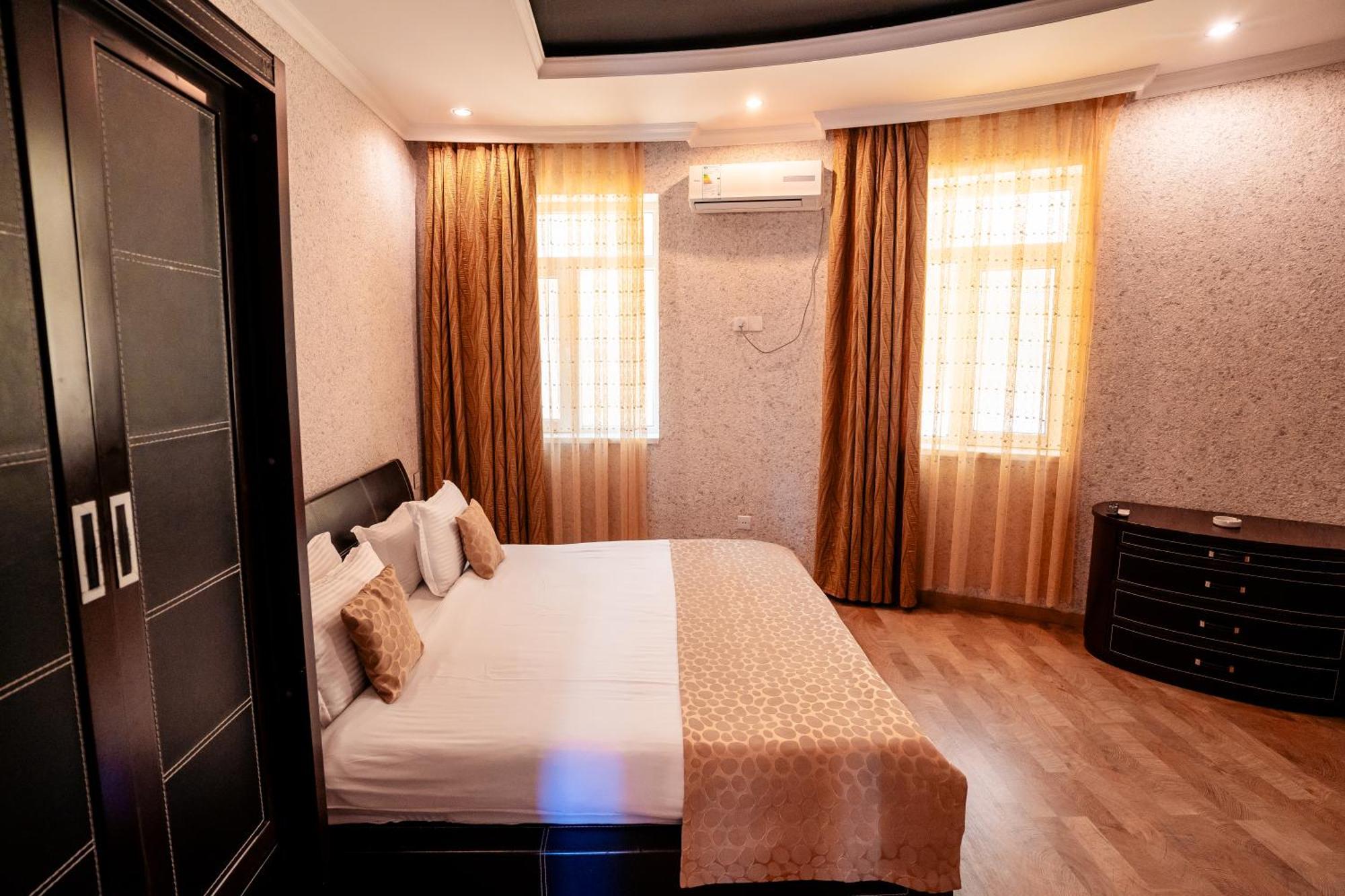 Panorama Villa Lux Hotel Bakoe Buitenkant foto