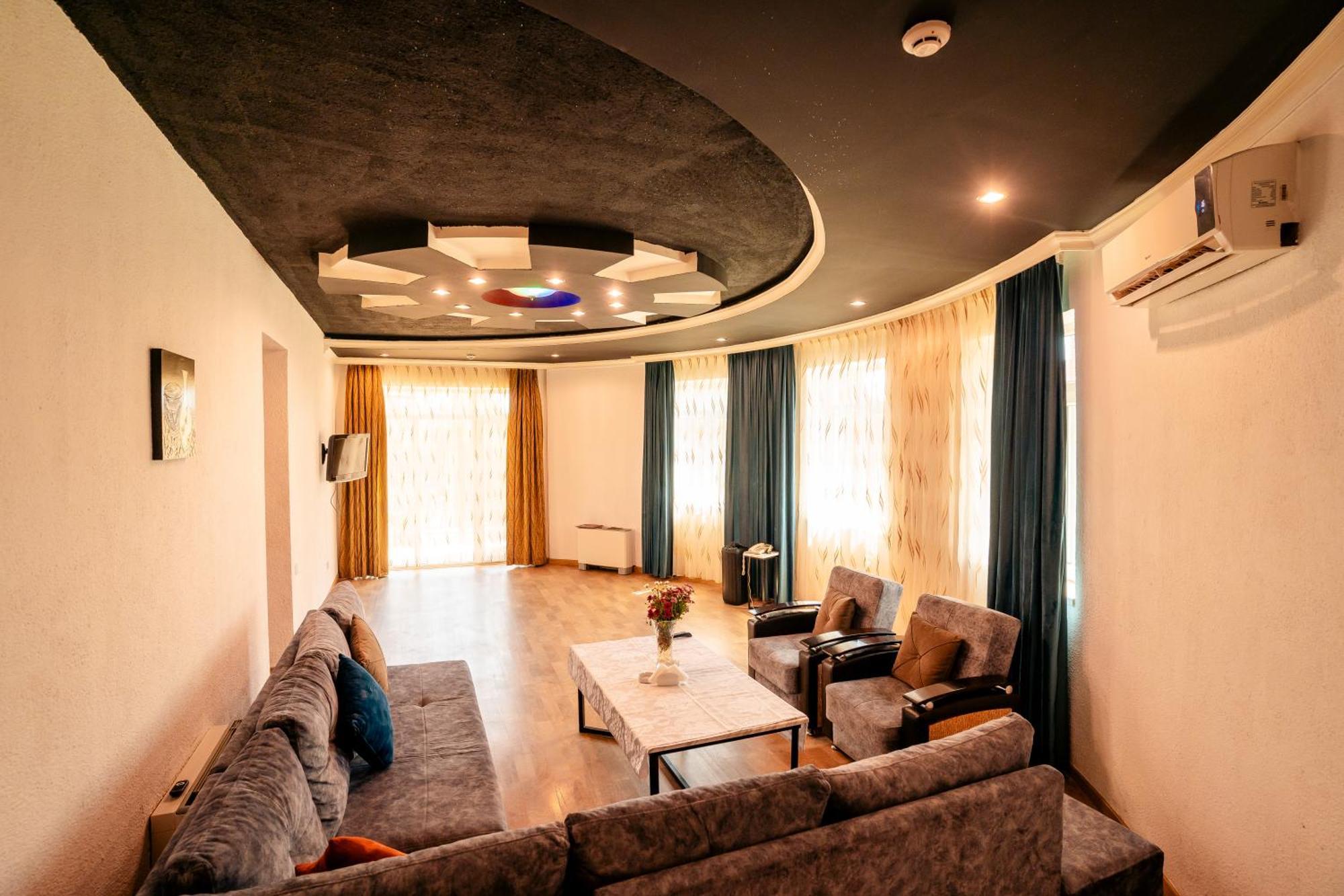 Panorama Villa Lux Hotel Bakoe Buitenkant foto