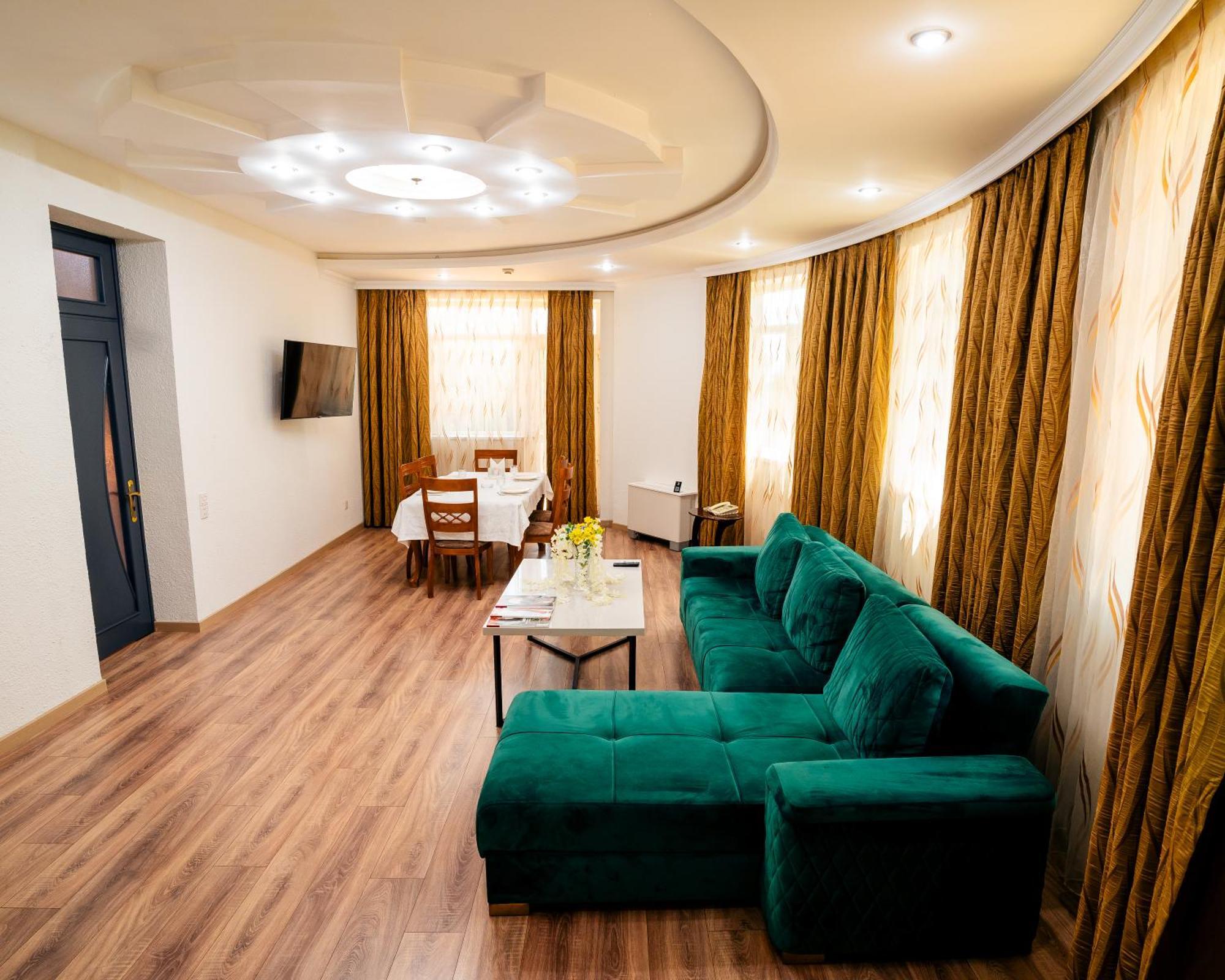 Panorama Villa Lux Hotel Bakoe Buitenkant foto